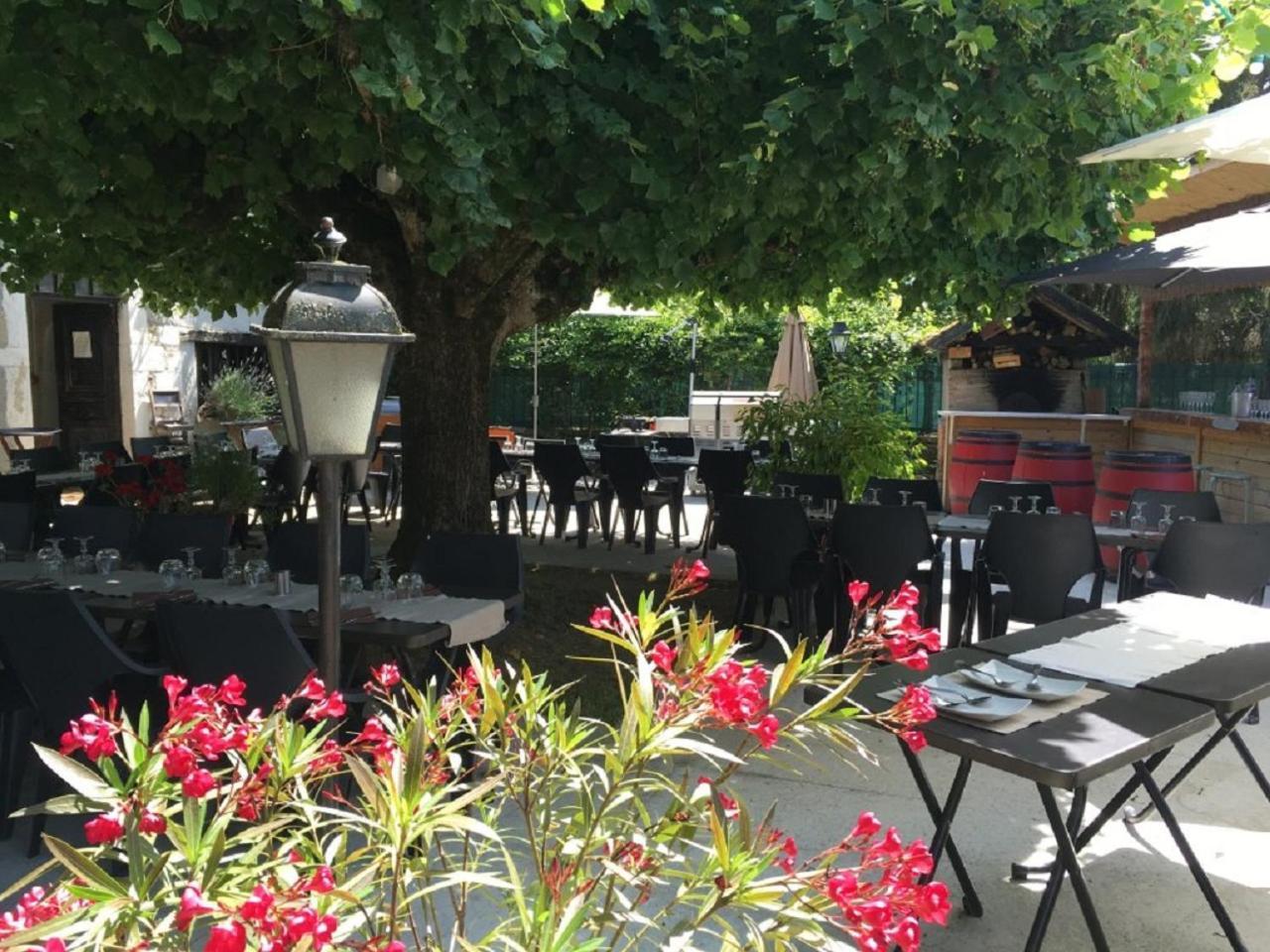 מלון Les Avenières Le Relais Des Vieilles Postes מראה חיצוני תמונה